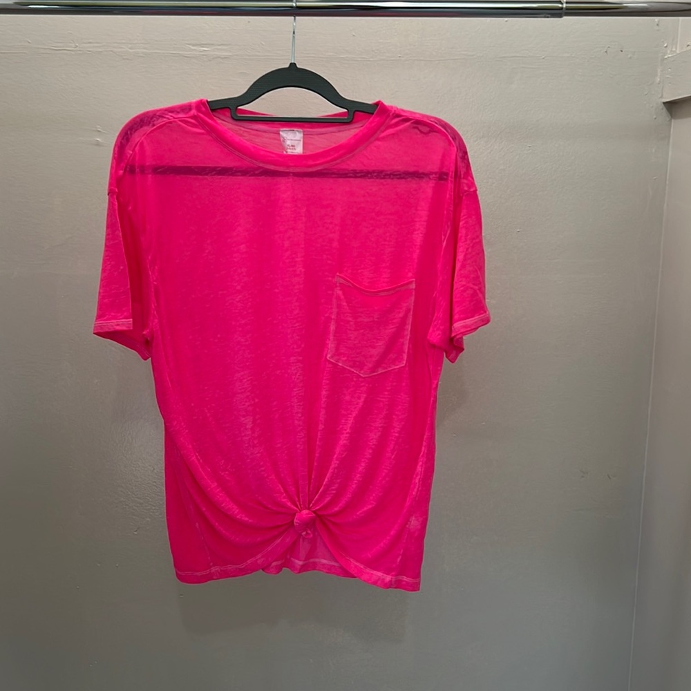 No boundaries shirt. Size XL. New WO tags.